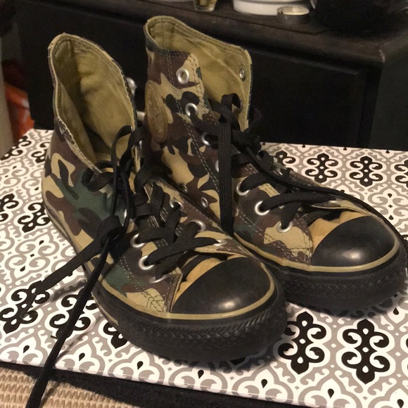 army print converse